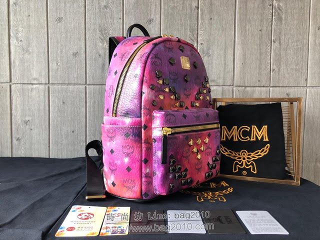 MCM雙肩背包 原單 Stark鉚釘雙肩背包 Visetos塗層材料 標誌性“M”字形多種金屬鉚釘 升級款 MCM女背包  mdmc1347